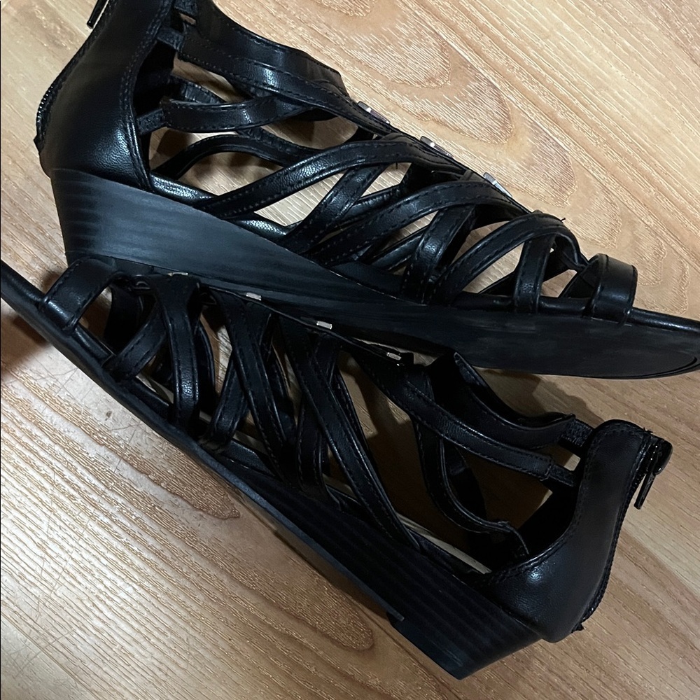 Apt. 9 Elegant Black Gladiator Sandals - Picture 5 of 5